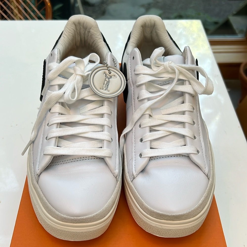 Nike Blazer Phantom Low
M 8 / W 9.5

NEW. NEVER WORN.